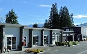 Oxford Village Motels